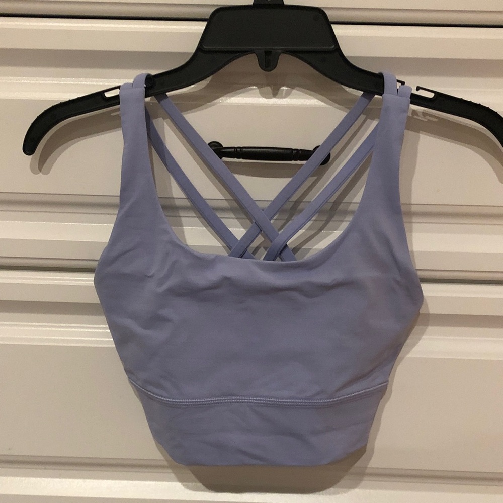 Lululemon like new sports bra. Great color & great support. No wear/tear signs.